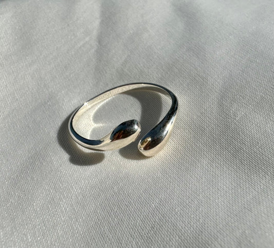 Teardrop ring